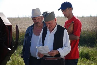 GLUMCI SE POTUKLI U POZORIŠTU, O OVOME SE I DALJE PRIČA! Glumac otkrio ISTINU o Tanasiju Uzunoviću: "Niko ne voli ISKRENE ljude!"