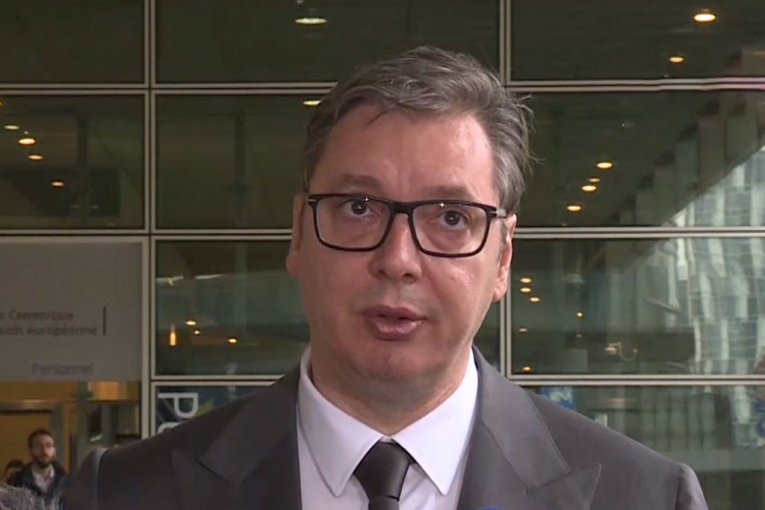 SVAKOG DANA IMATE LOV NA SRBE, SVE ŠTO VAŽI ZA UKRAJINU, NE VAŽI ZA SRBIJU: Oglasio se predsednik Vučić iz Brisela