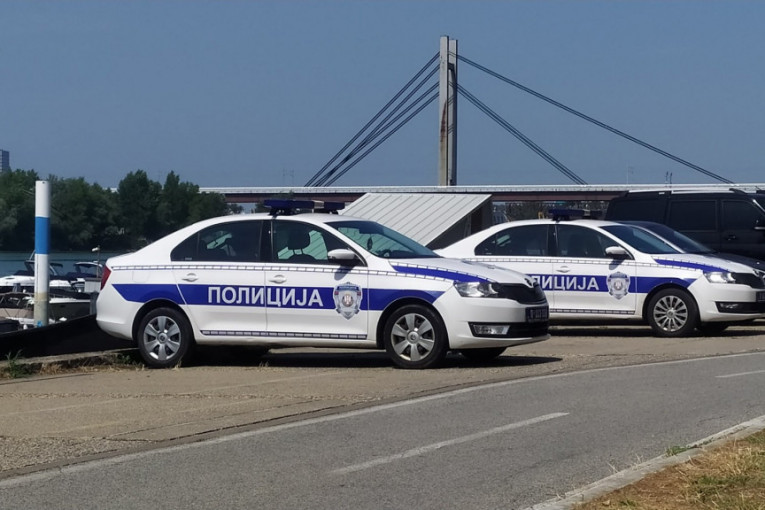 UHAPŠENI POMAGAČI RANJENOG POLICAJCA NA AUTOKOMANDI! Evo šta Se Dešava ...