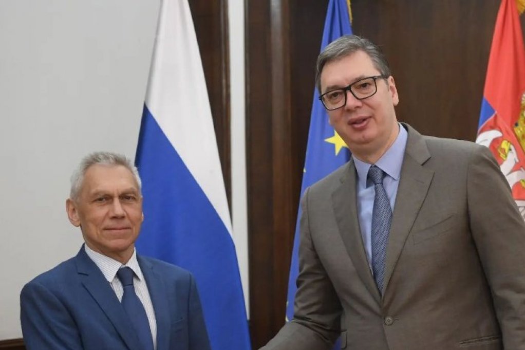 PREDSEDNIK VUČIĆ SA PENDAROVSKIM U POZNATOJ VINARIJI! Doveo sam našeg gosta da zatvorimo pitanje o najboljem vinu (FOTO)