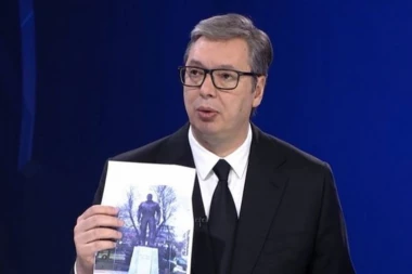 VUČIĆ POKAZAO FOTOGRAFIJE SA SAHRANE ALBANSKIH TERORISTA: Priština razotkrivena u licemerju