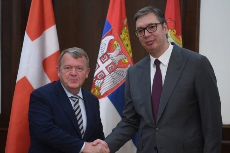 VUČIĆ SA DANSKIM ŠEFOM DIPLOMATIJE O KIM I BILATERALNIM ODNOSIMA: "Krhki mir na KiM se čuva zahvaljujući odmerenosti srpskog naroda"