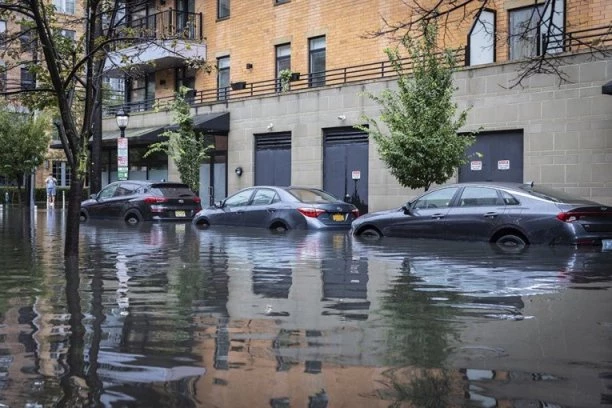 PONOVO POPLAVE! Jugoistok zemlje pod vodom, premijer najavio proglašenje prirodne katastrofe