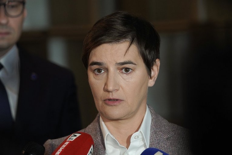 KRIZNI MENADŽMENT ZA DSS PROFU Brnabić: Krenula centrifuga i pranje na 90 stepeni na N1 (FOTO)