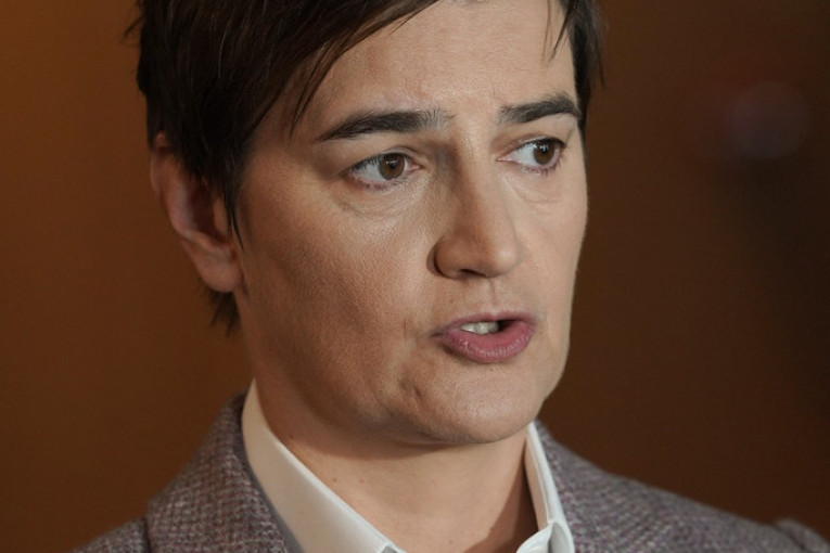 "VEŠALA..."! Premijerka Ana Brnabić dobila jezive pretnje smrću! (FOTO)