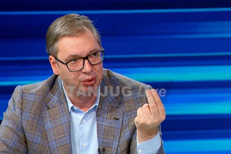 Predsednik Vučić: Opozicija napada moju majku, ali ne mogu da joj naude svojim lažima