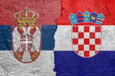 NOVE PRETNJE ZA SRBE! Išaran plakat Pupovčeve stranke, umesto "Hrvatska treba Srbe" stavili "SRBE NA VRBE" (FOTO)