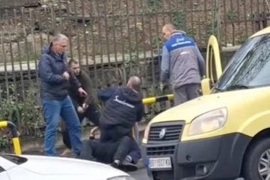 MAKLJAŽA NA PALILULI: Potukli se zbog uključenja u saobraćaj, radile i PALICE! (VIDEO)