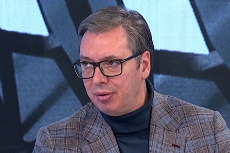 NJIH 17 IDE PROTIV MENE I ZNAJU DA ĆE DA IZGUBE! Vučić: Ne želim ni da pričam o fantomskim glasovima, to su gluposti