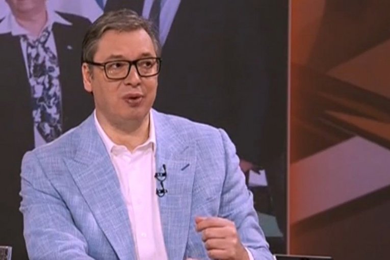 STOTINE MILIONA EVRA SU POTROŠILI DO SADA: Vučić o kampanji Šolakovih medija - Svaki dan od jutra do mraka je isto!