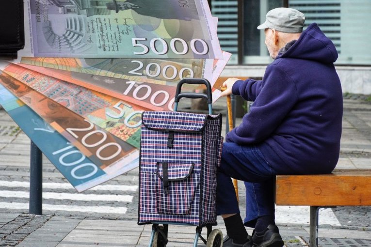 POVEĆANJE PENZIJA VEĆ OD 1. DECEMBRA! Životni standard u Srbiji raste, prosečna plata do kraja godine 900 evra