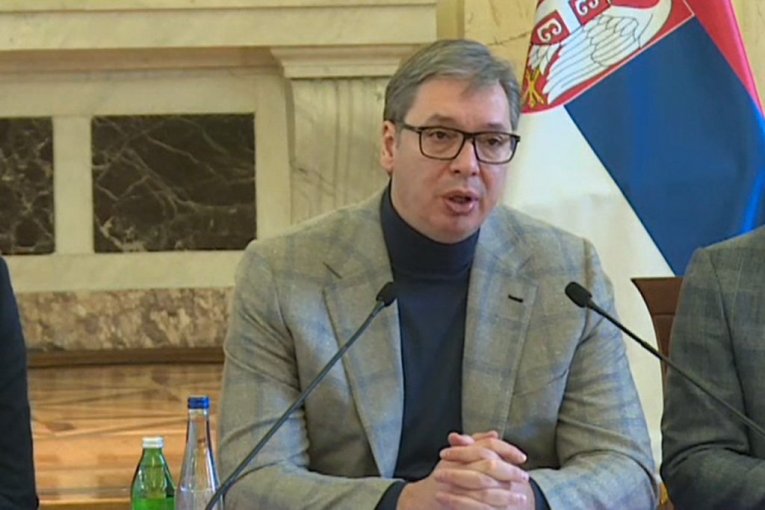 "NE MOŽE ČOVEK DA USTANE IZ GROBA I DA GLASA" Vučić o tzv. fantomskim biračima i izborima: Odluku donosi RIK, a ne mediji i političari