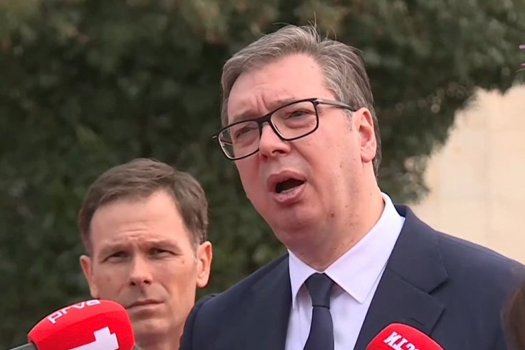 "SAMO KONSTRUKTIVNI DIJALOG I DIPLOMATSKA REŠENJA MOGU DOVESTI DO MIRA" Vučić iz Tirane: Jedino što možete je da se BORITE za svoju politiku, a to sam radio danas