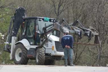 "DOBILI SMO NOVU INFORMACIJU" Oglasio se inspektor koji radi na slučaju NESTALE DANKE: DEPONIJA PREGLEDANA, ZAVRŠENO ZA DANAS! Policija na NOVOM TRAGU?! (FOTO)