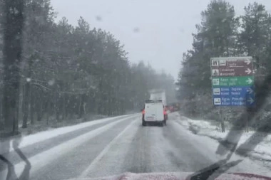 HITAN APEL SVIM VOZAČIMA! Smanjite brzinu i pojačajte oprez, na ovim deonicama puta prisutna OPASNOST od proklizavanja