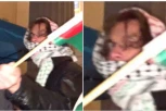 UŽAS NA STUDENTSKOM PROTESTU: Novinarki ZABILI palestinsku zastavu u OKO! (VIDEO)