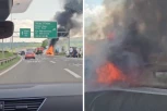 DRAMA KOD NAPLATNE RAMPE BUBANJ POTOK: Vatra u potpunosti zahvatila automobil (VIDEO)