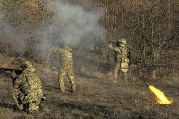 (UZNEMIRUJUĆE) "SREDITE IH, DA NIŠTA NE OSTANE" Rusi LIKVIDIRALI ukrajinske vojnike koji su se predali?! (FOTO)