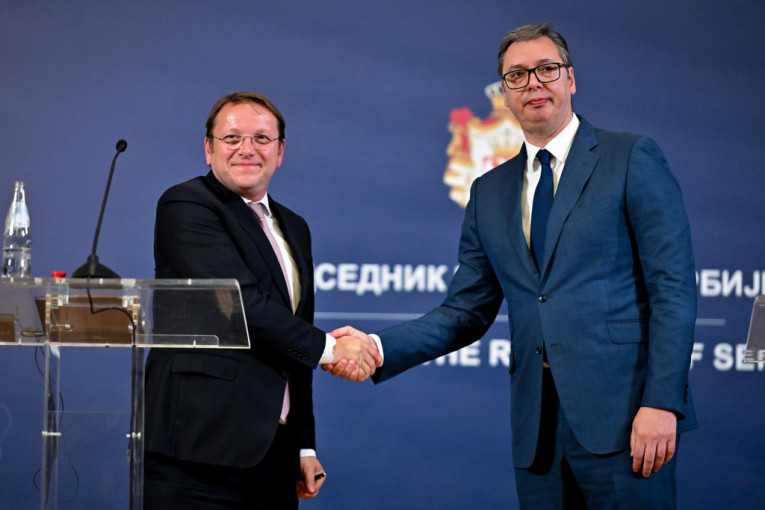 "OVO JE VEOMA VAŽAN PERIOD ZA NAS..."! Predsednik Vučić se zahvalio Varheljiju na poseti i unapređenju pozicije Srbije! (FOTO)