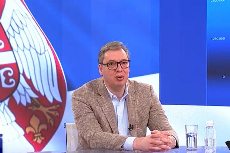 "OVO POKAZUJE GAĐENJE PREMA SOPSTVENOM NARODU, ONI MISLE DA SU I VIŠA KLASA I VIŠA RASA" Predsednik Vučić o Bjelogrliću