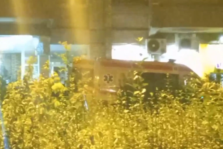 OKONČANA DRAMA U CENTRU BEOGRADA! Mladić izveden iz stana! (VIDEO/FOTO)