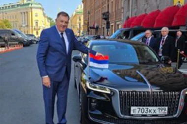 VOZILO U BOJAMA SRPSKE: Milorad Dodik Stigao u Sankt-Peterburg! Očekuje ga sastanak sa Putinom!