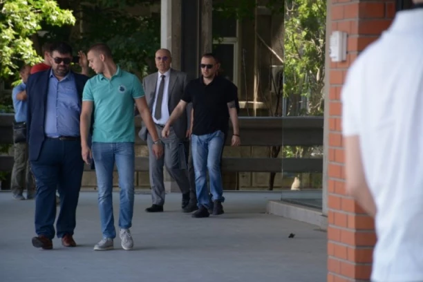 ZORAN MARJANOVIĆ STIGAO U PALATU PRAVDE: Danas iskaze daju sin i brat osumnjičenog! (FOTO+VIDEO)