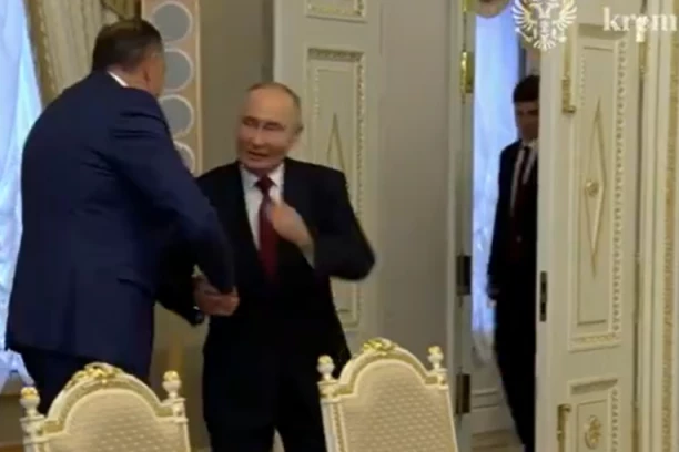 BEŽI, BRE, NEMOJ TO DA RADIŠ: Putin u poslednjem trenutku izbegao nameru Dodika prilikom susreta, sad svi pričaju o tome (VIDEO)