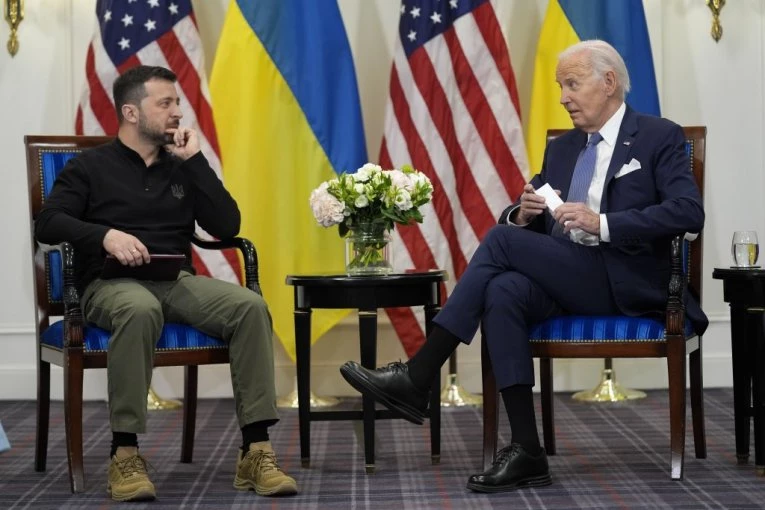 BAJDEN SE JAVNO IZVINIO UKRAJINI: Američki predsednik otkrio kako će se SAD odužiti zbog zadržavanja vojne pomoći Kijevu (VIDEO)