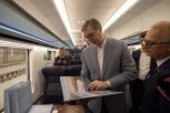 Premijerni prikaz u Srbiji elektromotornog voza iz Kine za brzu prugu Beograd - Budimpešta