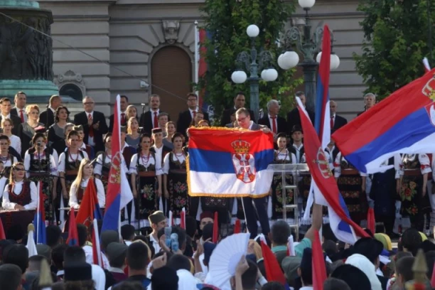 SVESRPSKI SABOR NA TRGU REPUBLIKE! Vučić: Živela naša trobojka, živela Srbija, živela Srpska (FOTO/VIDEO)
