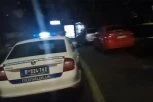 VOZAČI NA PUTU VRBAS-KULA ZATEKLI STRAŠAN PRIZOR! "TEMPIRANA BOMBA" se kreće kolovozom i odjednom izbija iz mraka! Vozač podelio jeziv snimak! (VIDEO)