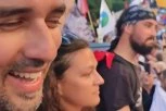 SAVO MANOJLOVIĆ NA PROTEST DOVEO NAJVEĆU MRZITELJKU SRBA MILU PAJIĆ! Pljuvala po žrtvama "Oluje", tražila da se Srbija proglasi genocidnom...! (FOTO/VIDEO)