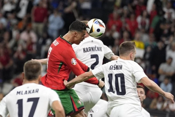 (POLUVREME) PORTUGAL - SLOVENIJA: Bez golova u Frankfurtu, Portugalci vršili pritisak, Slovenci uspeli da odole!