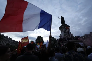 "U PARIZU ODUŠEVLJENJE, U MOSKVI RAZOČARANJE, U KIJEVU OLAKŠANJE" Pljušte reakcije širom sveta na ishod francuskih izbora