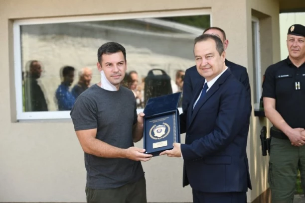 "PRVO SAM ZAGRLIO SINA I ĆERKU"! Evo gde je sad i šta radi žandarm Miloš Jevremović koga je ustrelio vehabija Miloš Žujović!