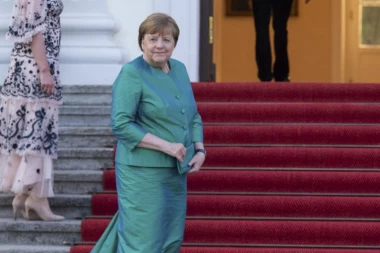 "EVROPA BI MOGLA BITI SLOMLJENA" Angela Merkel komentarisala aktuelni evropski trenutak, Trampa i Putina