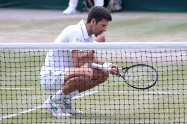 NOLE ODGONETNUO JEDNO OD NAJVEĆIH PITANJA: Ovo je razlog zašto jede travu (VIDEO)