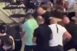 STRAVIČNE SCENE U ULCINJU: Oborili muškarca na zemlju, pa ga KRVNIČKI TUKLI! Učestvovalo i obezbeđenje kluba (VIDEO)