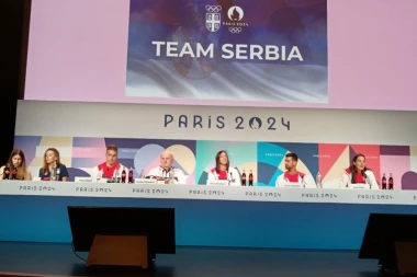 OBRAĆANJE TIMA SRBIJE PRED POČETAK OI: Novak poklanja zlatnu medalju