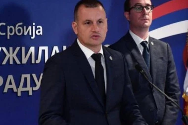 STEFANOVIĆ UPOZORIO: Nasilje na teritoriji Beograda se neće tolerisati