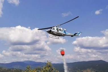 Pripadnici Sektora za vanredne situacije i Helikopterske jedinice lokalizovali požar kod Raške! (FOTO)