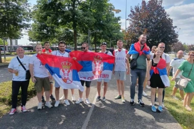 SVE OČI UPRTE U KOŠARKAŠKI KLASIK U LILU: Krcato oko stadiona! Ovo nema ni na fudbalskom derbiju! (VIDEO)