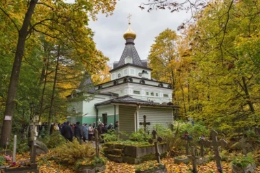 OVDE POČIVAJU MOŠTI BLAŽENE KSENIJE PETROGRADSKE: Sveto mesto nade, utehe, isceljenja i duhovne snage (FOTO GALERIJA)