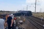 STRAVIČNA ŽELEZNIČKA TRAGEDIJA: Velike spasilačke snage na terenu, broj žrtava još nepoznat (VIDEO)