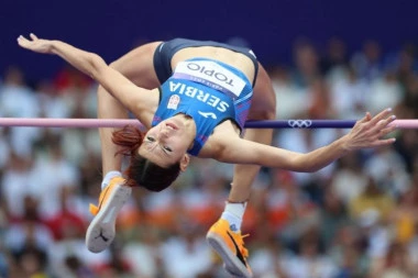 ANGELINA TOPIĆ NAKON PLASMANA U FINALE ZAVRŠILA U KOLICIMA: Srpska atletičarka poslala MOĆNU poruku!