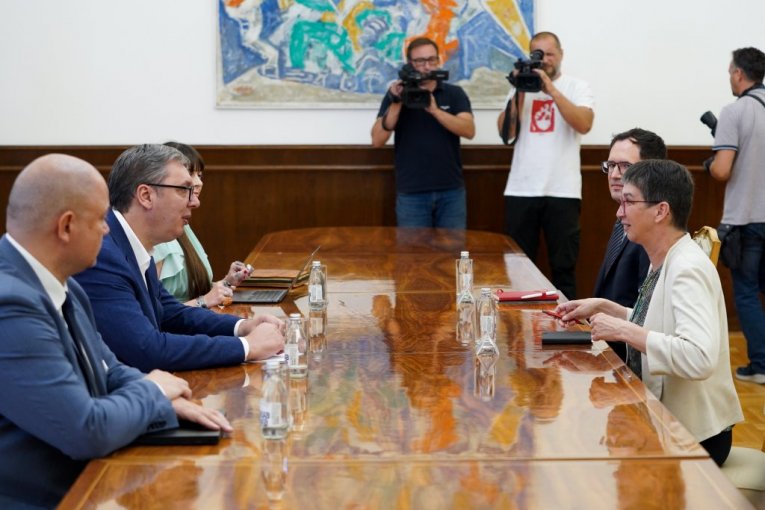 NEMAČKU VIDIMO KAO KLJUČNOG PARTNERA! Vučić sa Konrad: "Tražimo maksimalno poštovanje najviših svetskih standarda u pogledu životne sredine''