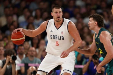 KLIZAV JE, ZNOJAV, IMA 135 KG! Čuveni NBA igrač opleo po Jokiću!