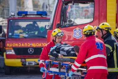 "NEMAMO PODATAK KOLIKO JE LICA POGINULO, TEŠKO JE UTVRDITI..." Oglasila se novosadska Hitna pomoć nakon stravičnog požara - STRADALI SE UGUŠILI!