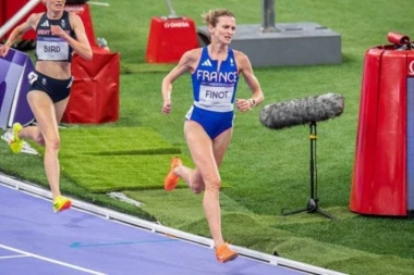 TRENUTAK ZA PAMĆENJE U PARIZU! Pala VERIDBA na Olimpijskim igrama! Takmičarka pobedila, pa dobila PRSTEN! (VIDEO)